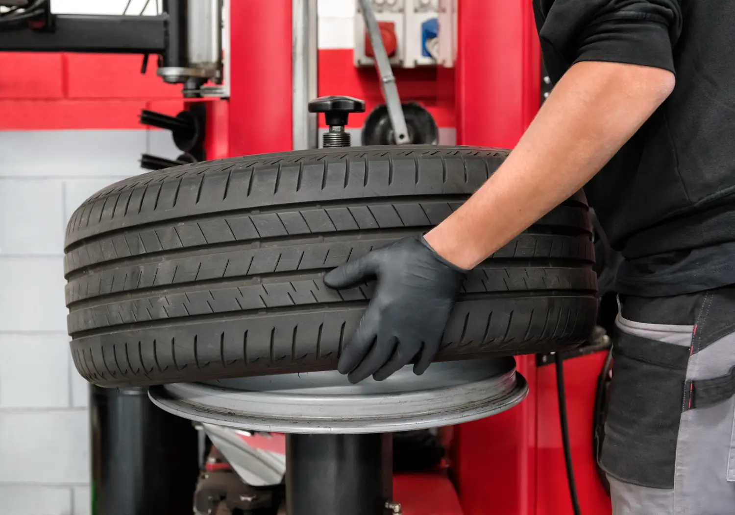 Tire Mounting and Balancing in Broken Arrow